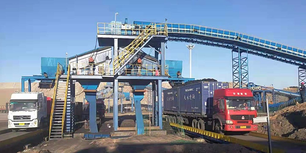 移動破碎站廠家助力礦山建設，推動行業(yè)綠色發(fā)展